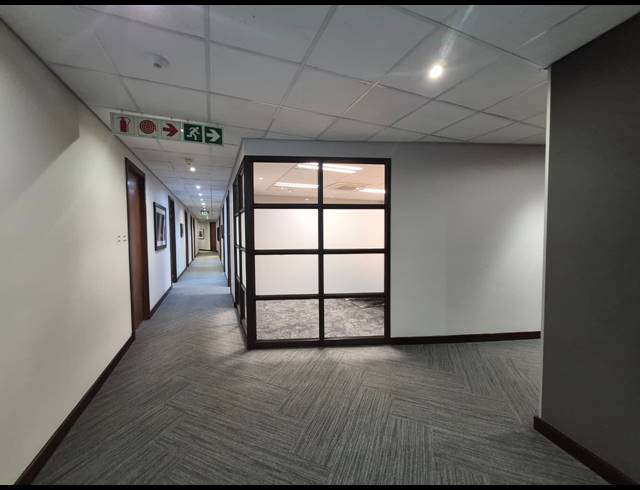 981M² OFFICE TO LET IN SANDTON CENTRAL